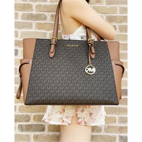 michael kors bags tote|michael kors free tote bag.